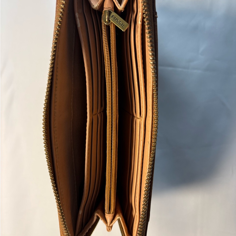 Fossil Tan Leather Wristlet Wallet - Picture 13 of 16